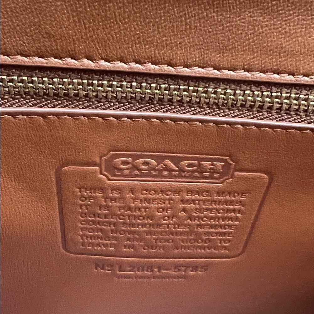 Coach Willis top handle. Tan Brown Leather Top Handle Satchel with Gold Turnlock - Picture 8 of 11